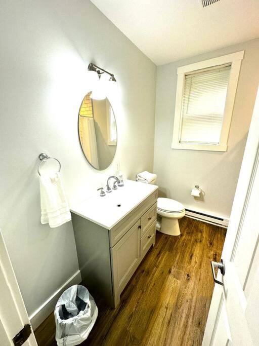 Cozy Walk Up King Bed Fast Wifi Apartment Wilmington