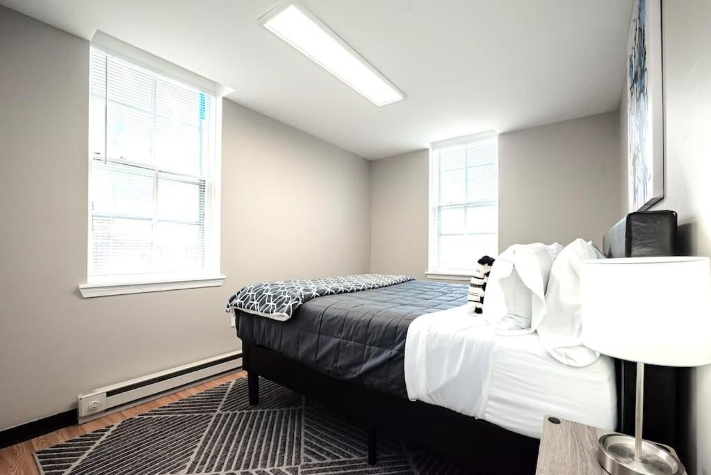 Apartment The Terrace At Park Place 2nd Floor Walk Up -cozy 2 Bedroom Fast Wifi Free Coffee *
