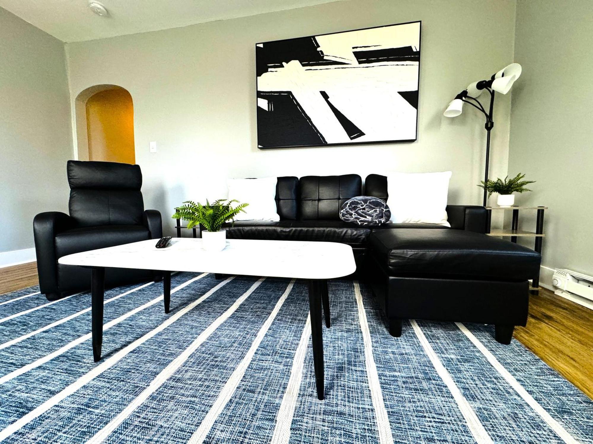 Apartment Modern Cozy Walk Up With King Bed Wilmington