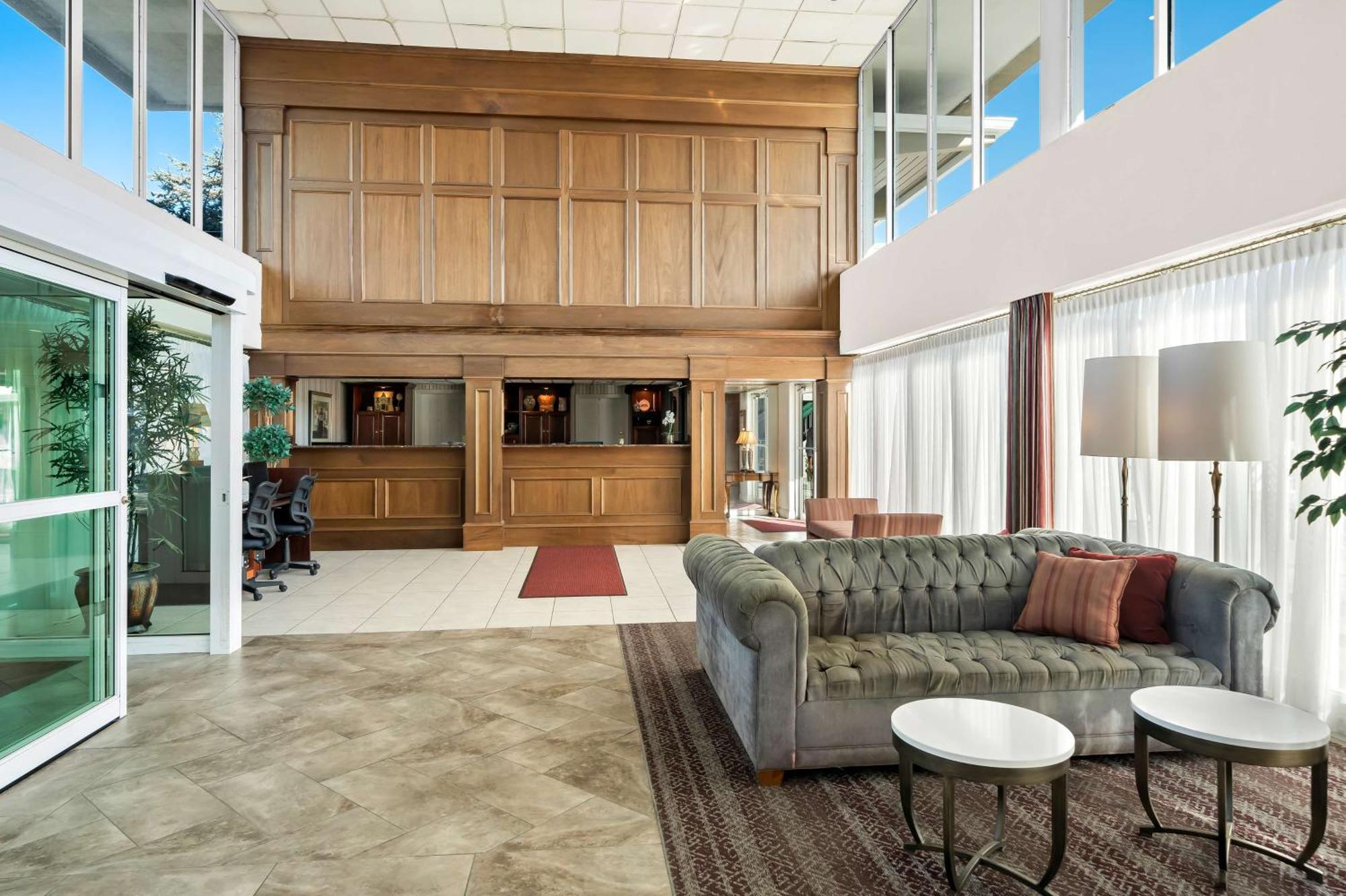 Brandywine Valley Surestay By Western 3*