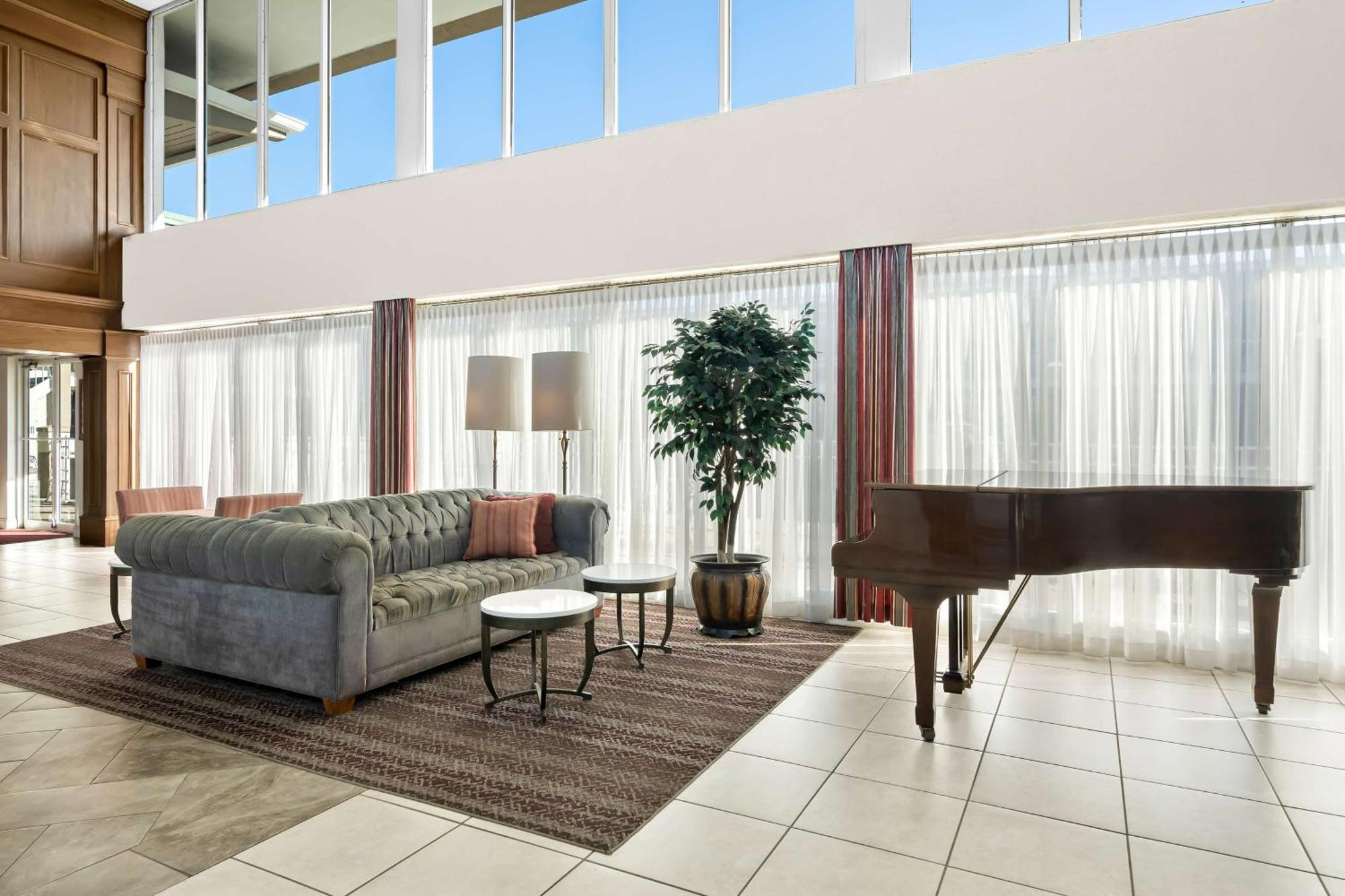 Brandywine Valley Surestay By Western