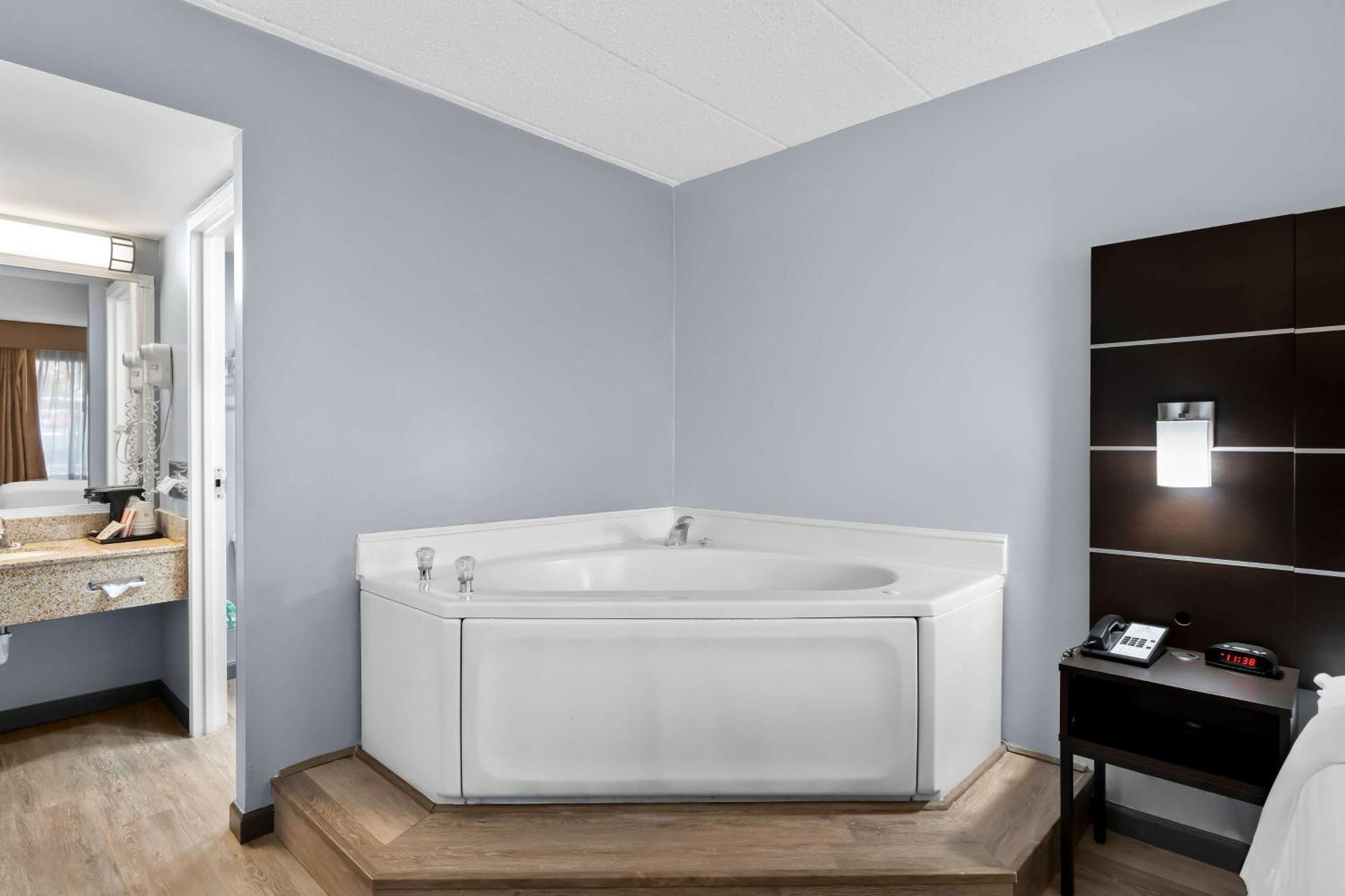 Brandywine Valley Surestay By Western Wilmington