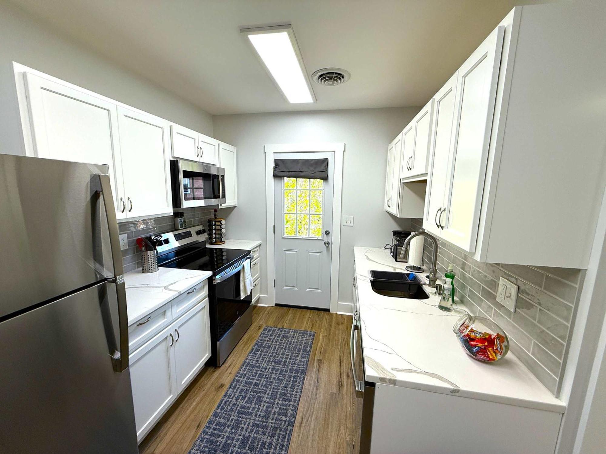 Cozy Walk Up King Bed Fast Wifi Apartment Wilmington