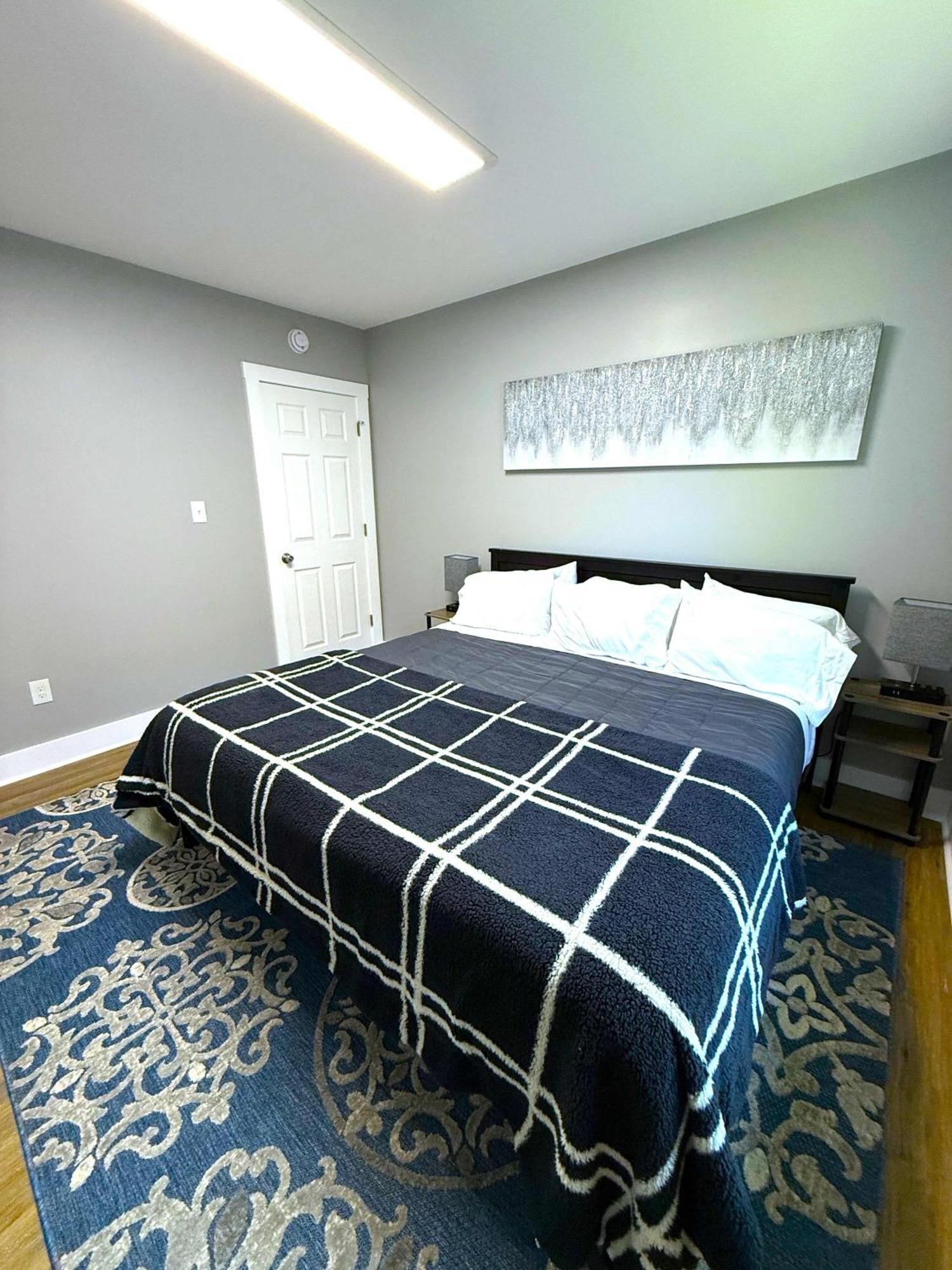 Cozy Walk Up King Bed Fast Wifi Apartment Wilmington