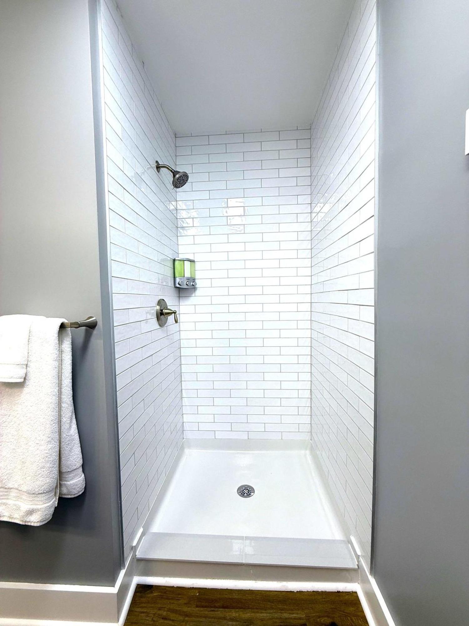 Cozy Unit King Bed & Laundry * Wilmington
