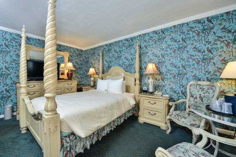 Brandywine Valley Surestay By Western Hotel 3*
